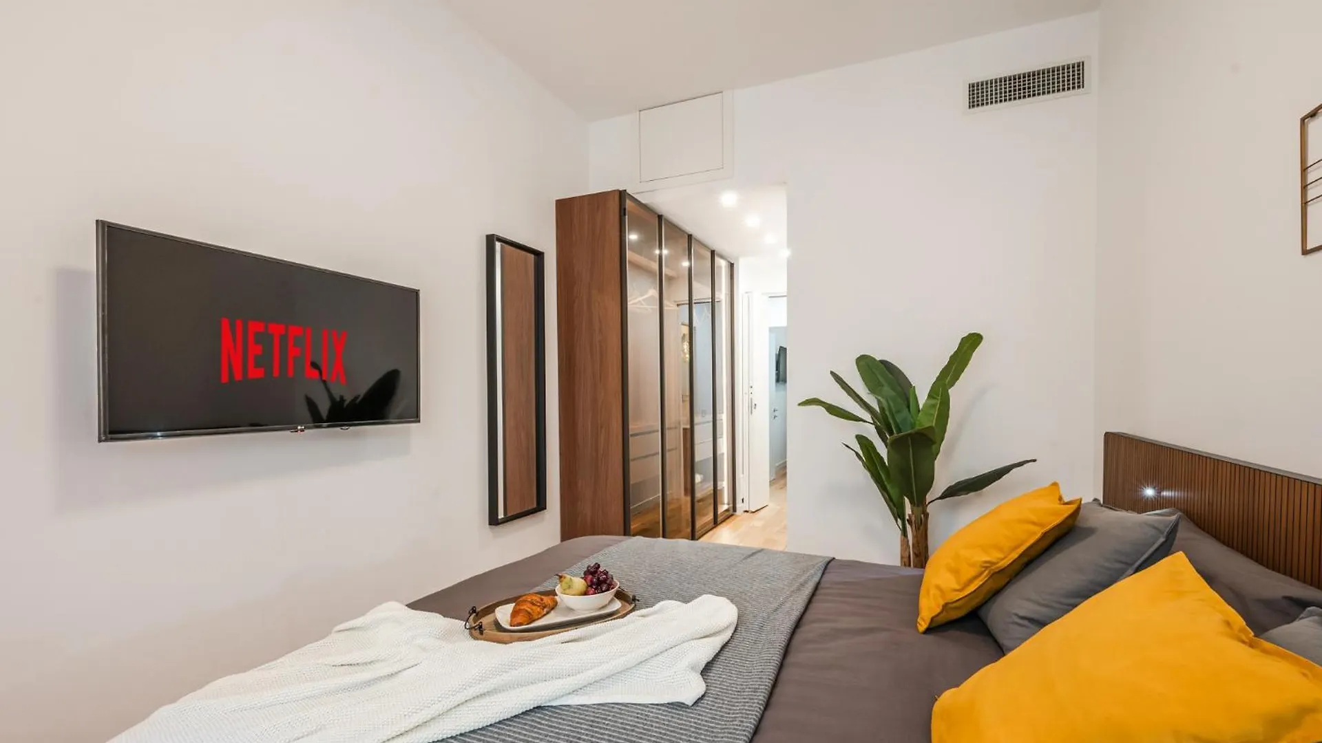 The Golden Retreat - San Babila Duomo Apartamento Milão